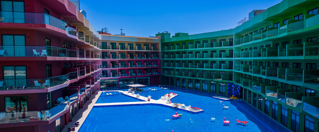 Voco Monaco  Dubaï ★★★★★ - Adults Only - Escapade d’exception à Dubaï sur les World Islands, où luxe, fête et horizons marins se rencontrent. - Dubaï, Émirats arabes unis