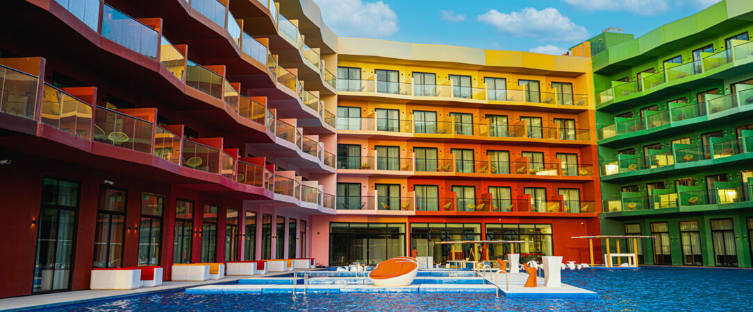 Voco Monaco  Dubaï ★★★★★ - Adults Only - Escapade d’exception à Dubaï sur les World Islands, où luxe, fête et horizons marins se rencontrent. - Dubaï, Émirats arabes unis