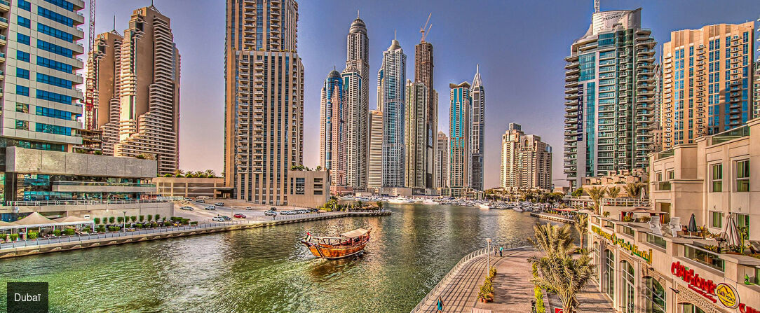 Radisson Blu Hotel, Dubai Canal View ★★★★★ - Écrin luxueux et moderne au bord du Dubaï Canal, où le scintillement des eaux se mêle à la magie de la Skyline. - Dubaï, Émirats arabes unis
