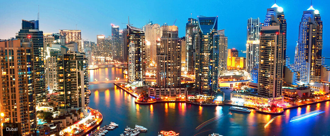 Radisson Blu Hotel, Dubai Canal View ★★★★★ - Écrin luxueux et moderne au bord du Dubaï Canal, où le scintillement des eaux se mêle à la magie de la Skyline. - Dubaï, Émirats arabes unis