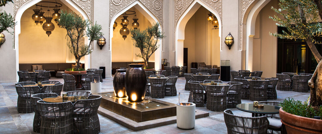 Royal Rose Abu Dhabi, a Curio Collection by Hilton Affiliated Hotel ★★★★★ - Émerveillement, élégance et émotion au cœur de l’extraordinaire cité de Dubaï. - Dubai, United Arab Emirates