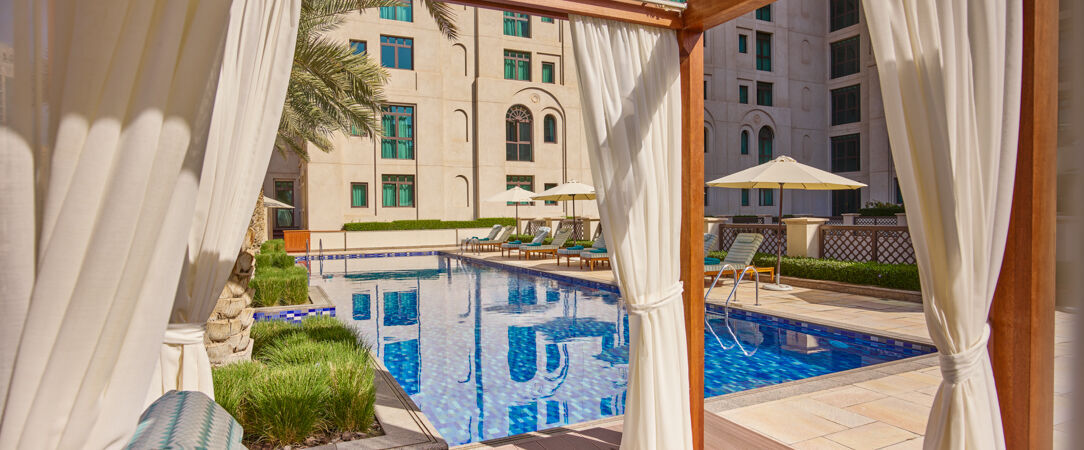 Royal Rose Abu Dhabi, a Curio Collection by Hilton Affiliated Hotel ★★★★★ - Émerveillement, élégance et émotion au cœur de l’extraordinaire cité de Dubaï. - Dubai, United Arab Emirates