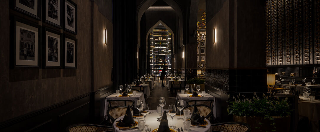 Royal Rose Abu Dhabi, a Curio Collection by Hilton Affiliated Hotel ★★★★★ - Émerveillement, élégance et émotion au cœur de l’extraordinaire cité de Dubaï. - Dubai, United Arab Emirates