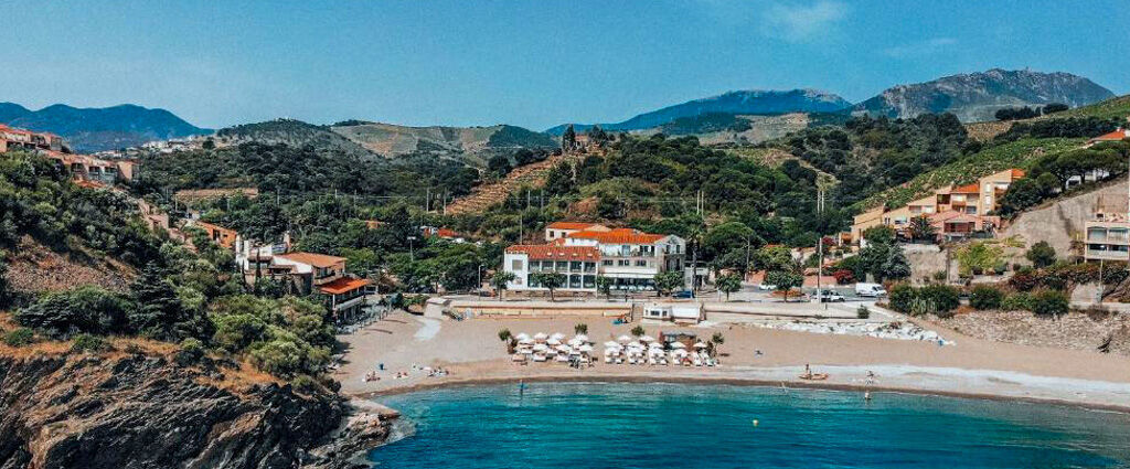 Les Elmes - Hôtel, Spa & Plage Privée ★★★★ - Une adresse d’exception posée sur le sable à Banyuls, entre la mer turquoise et les collines du Roussillon. - Banyuls-sur-Mer, France