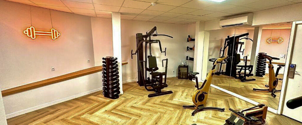 Les Elmes - Hôtel, Spa & Plage Privée ★★★★ - Une adresse d’exception posée sur le sable à Banyuls, entre la mer turquoise et les collines du Roussillon. - Banyuls-sur-Mer, France