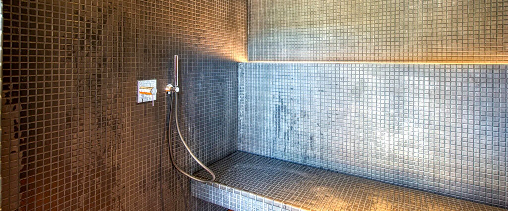 Les Elmes - Hôtel, Spa & Plage Privée ★★★★ - Une adresse d’exception posée sur le sable à Banyuls, entre la mer turquoise et les collines du Roussillon. - Banyuls-sur-Mer, France