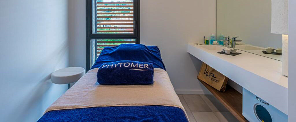 Les Elmes - Hôtel, Spa & Plage Privée ★★★★ - Une adresse d’exception posée sur le sable à Banyuls, entre la mer turquoise et les collines du Roussillon. - Banyuls-sur-Mer, France