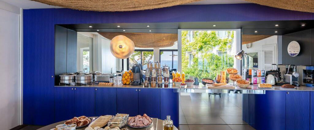 Les Elmes - Hôtel, Spa & Plage Privée ★★★★ - Une adresse d’exception posée sur le sable à Banyuls, entre la mer turquoise et les collines du Roussillon. - Banyuls-sur-Mer, France