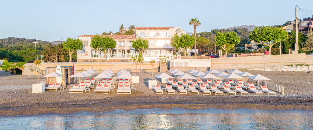 Les Elmes - Hôtel, Spa & Plage Privée ★★★★ - Une adresse d’exception posée sur le sable à Banyuls, entre la mer turquoise et les collines du Roussillon. - Banyuls-sur-Mer, France
