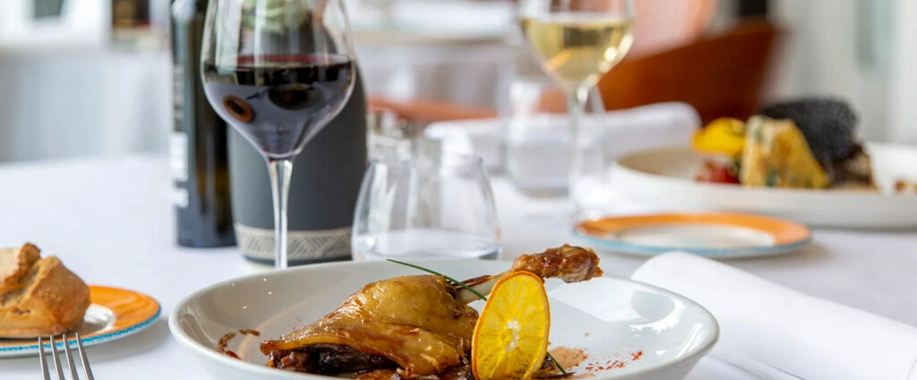 Les Elmes - Hôtel, Spa & Plage Privée ★★★★ - Une adresse d’exception posée sur le sable à Banyuls, entre la mer turquoise et les collines du Roussillon. - Banyuls-sur-Mer, France