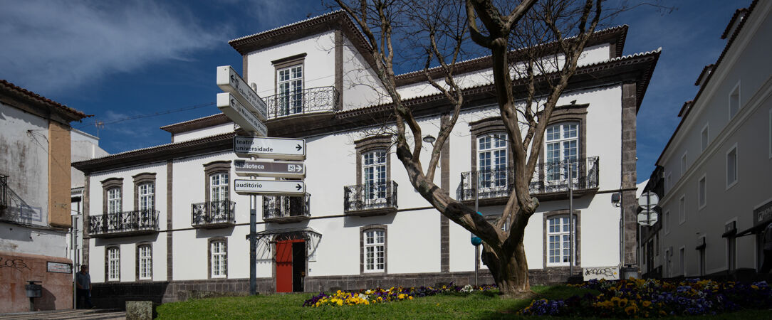 Mercure Ponta Delgada Azores ★★★★ - Charme discret et confort moderne au cœur de São Miguel, l’île verdoyante des Açores. - Ponta Delgada, Açores
