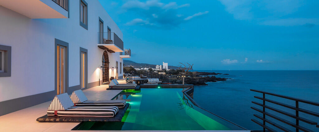 White Exclusive Suites & Villas ★★★★★ - Une adresse confidentielle au cœur de l’Atlantique, entre design et sérénité dans les Açores. - Ponta Delgada, Açores