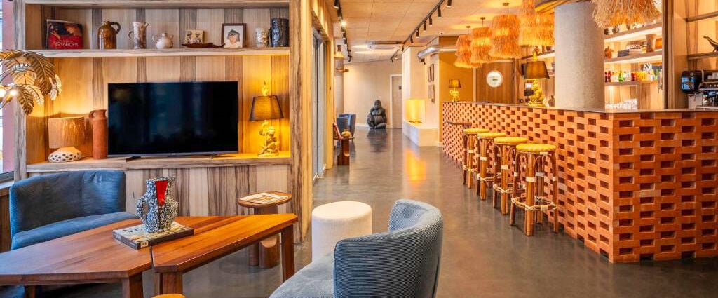 Kopster Paris Porte de Versailles ★★★★ - Une adresse design, pétillante, colorée et décontractée au cœur du 15ᵉ. - Paris, France