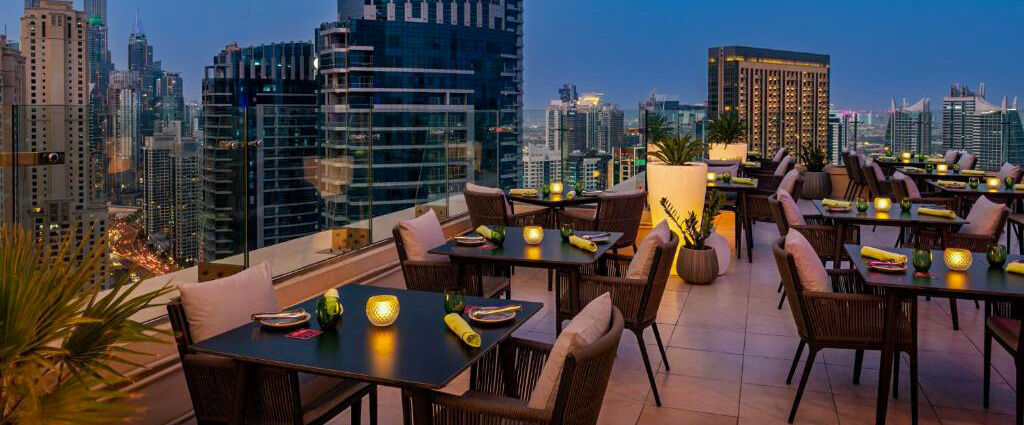 Delta Hotels by Marriott Jumeirah Beach ★★★★ - Une adresse idéale pour vivre Dubaï façon balnéaire chic, entre plage et Marina. - Dubaï, Émirats arabes unis