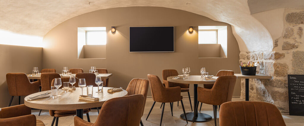 Demeures & Châteaux – Domaine & Château de Valinches - Une échappée bucolique dans un château d’exception, entre nature apaisante et douceur de vivre. - Auvergne-Rhône-Alpes, France