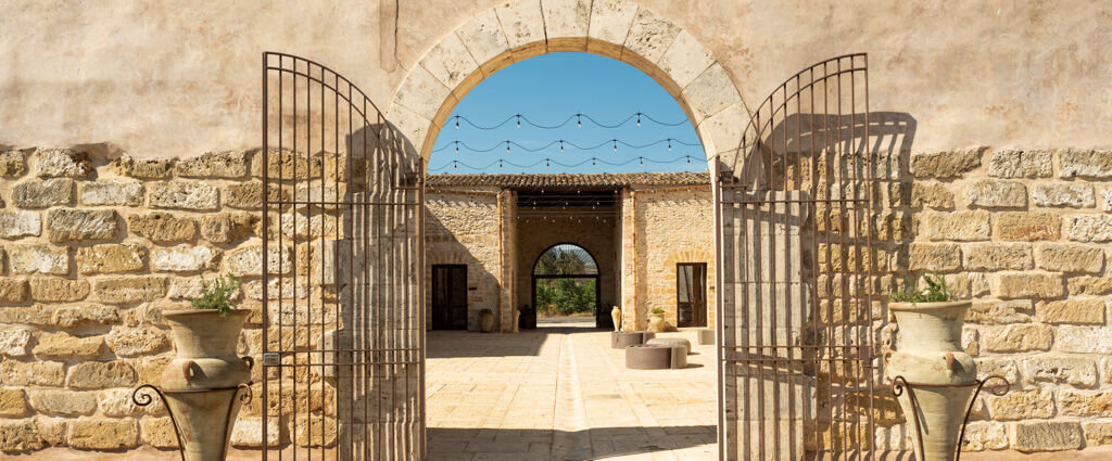 Tenute Baglio Passofondo ★★★★★ - Un séjour authentique dans une demeure sicilienne entourée de vignes et d’oliviers centenaires. - Sicily, Italy
