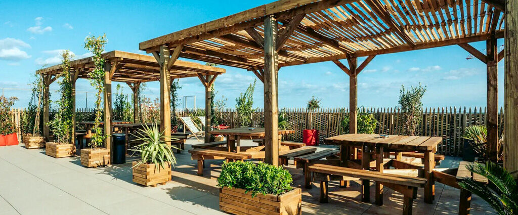 JOST Hôtel Montpellier Centre St-Roch - Un hotspot montpelliérain vivant et stylé, où dormir, savourer et s’amuser prennent une toute nouvelle dimension. - Montpellier, France