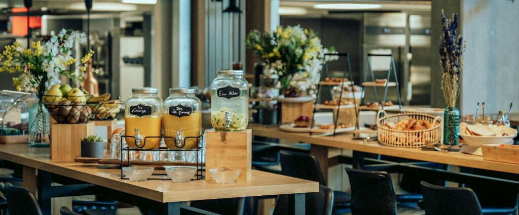 JOST Hôtel Montpellier Centre St-Roch - Un hotspot montpelliérain vivant et stylé, où dormir, savourer et s’amuser prennent une toute nouvelle dimension. - Montpellier, France