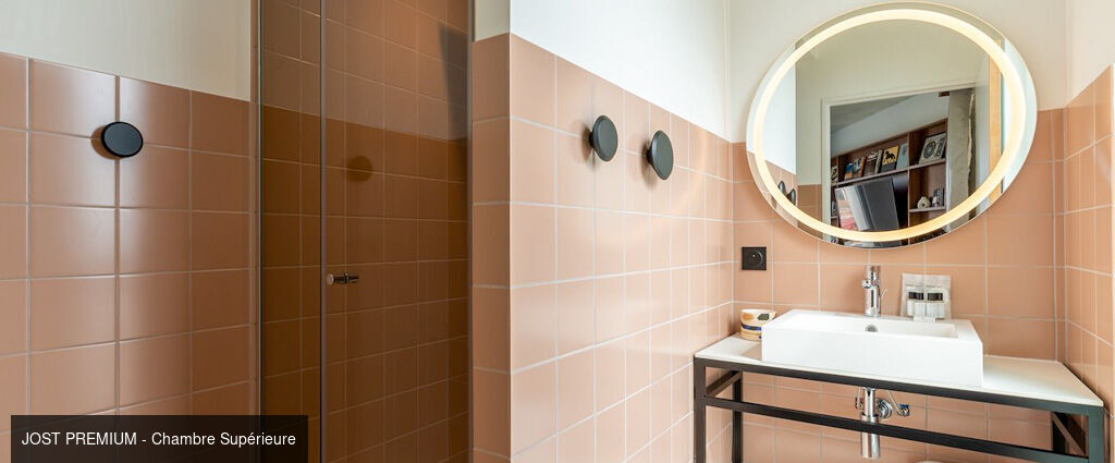 JOST Hôtel Montpellier Centre St-Roch - Un hotspot montpelliérain vivant et stylé, où dormir, savourer et s’amuser prennent une toute nouvelle dimension. - Montpellier, France