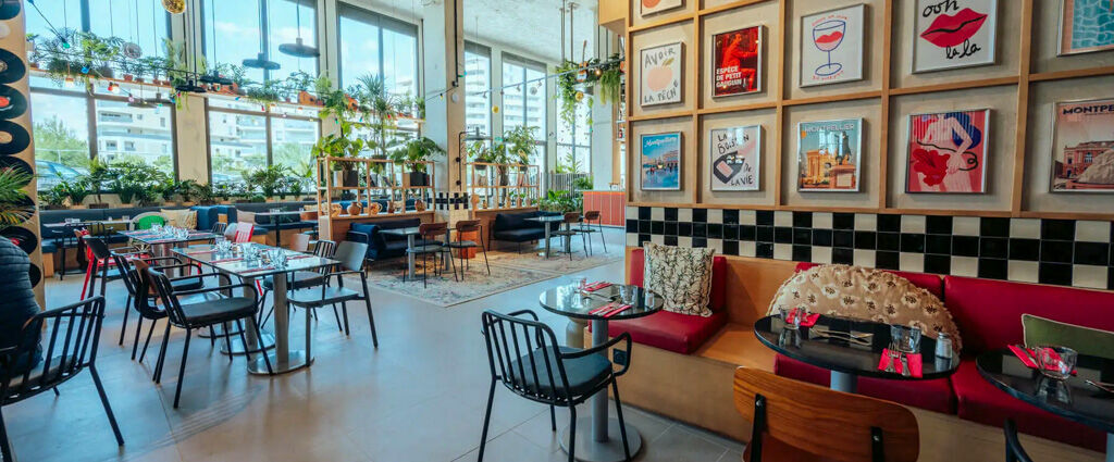 JOST Hôtel Montpellier Centre St-Roch - Un hotspot montpelliérain vivant et stylé, où dormir, savourer et s’amuser prennent une toute nouvelle dimension. - Montpellier, France