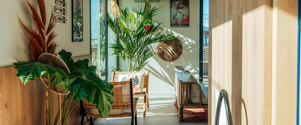 JOST Hôtel Montpellier Centre St-Roch - Un hotspot montpelliérain vivant et stylé, où dormir, savourer et s’amuser prennent une toute nouvelle dimension. - Montpellier, France