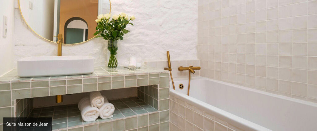 La Maison & La Demeure de Jean by Maison Bacou - Une parenthèse authentique au cœur de Carcassonne, entre charme familial et vues d’exception sur la Cité. - Carcassonne, France