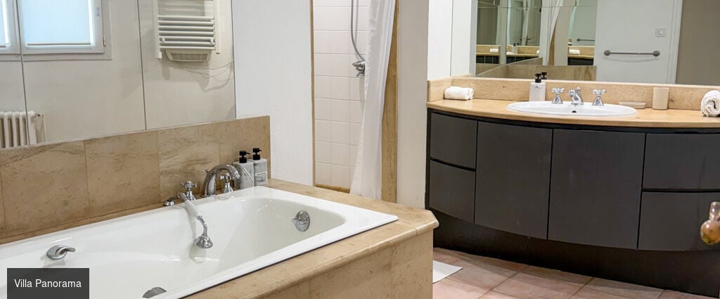 La Maison & La Demeure de Jean by Maison Bacou - Une parenthèse authentique au cœur de Carcassonne, entre charme familial et vues d’exception sur la Cité. - Carcassonne, France