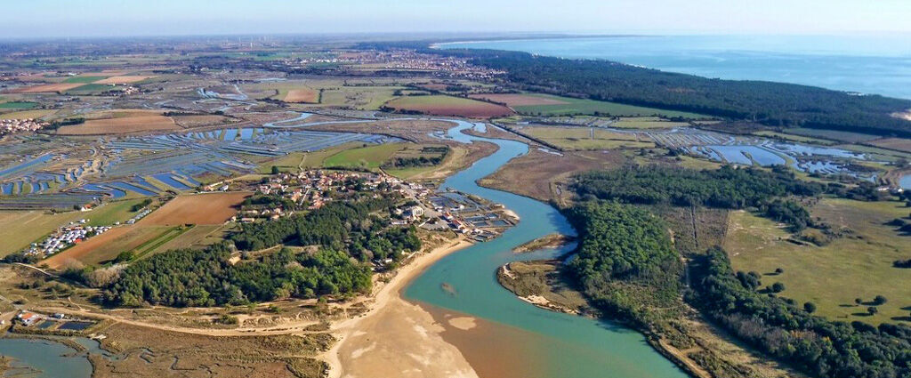 Domaine Les Crayères ★★★★★ - Un refuge d’élégance intemporelle au cœur de Reims, entre art de vivre et haute gastronomie. - Talmont-Saint-Hilaire, France