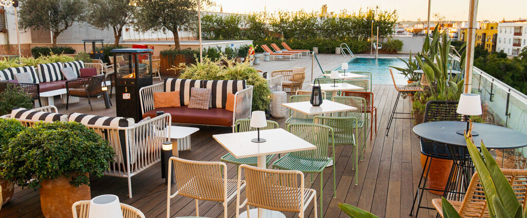 Ibis Styles Sevilla City Santa Justa - Âme sévillane, soleil généreux, escapade cosy au cœur de la Perle d’Andalousie. - Seville, Spain