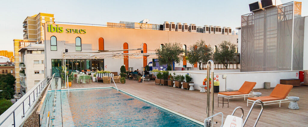 Ibis Styles Sevilla City Santa Justa - Âme sévillane, soleil généreux, escapade cosy au cœur de la Perle d’Andalousie. - Seville, Spain