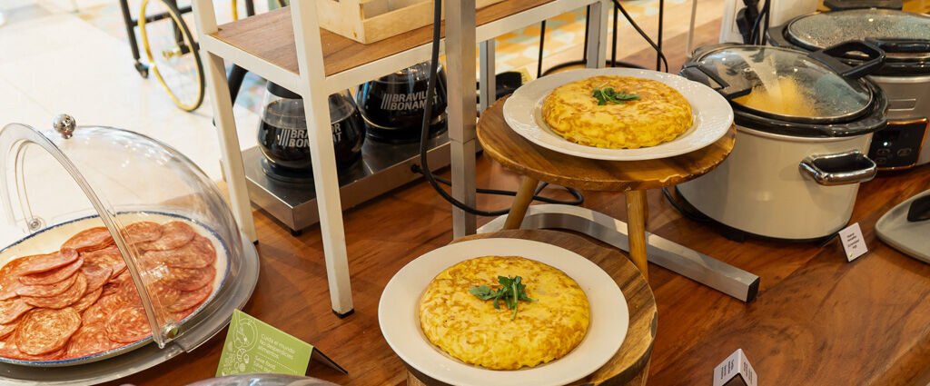 Ibis Styles Sevilla City Santa Justa - Âme sévillane, soleil généreux, escapade cosy au cœur de la Perle d’Andalousie. - Seville, Spain