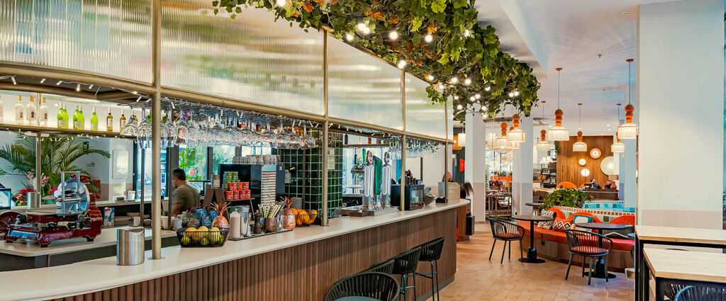 Ibis Styles Sevilla City Santa Justa - Âme sévillane, soleil généreux, escapade cosy au cœur de la Perle d’Andalousie. - Séville, Espagne