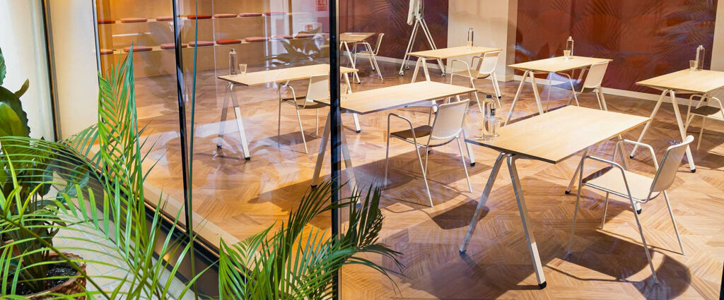 Ibis Styles Sevilla City Santa Justa - Âme sévillane, soleil généreux, escapade cosy au cœur de la Perle d’Andalousie. - Séville, Espagne