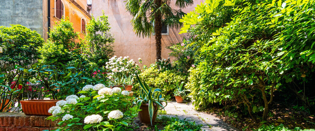 Hotel Amadeus ★★★★ - Une escapade élégante au cœur de la Sérénissime, entre charmes vénitiens, élégance et jardin secret. - Venice, Italy