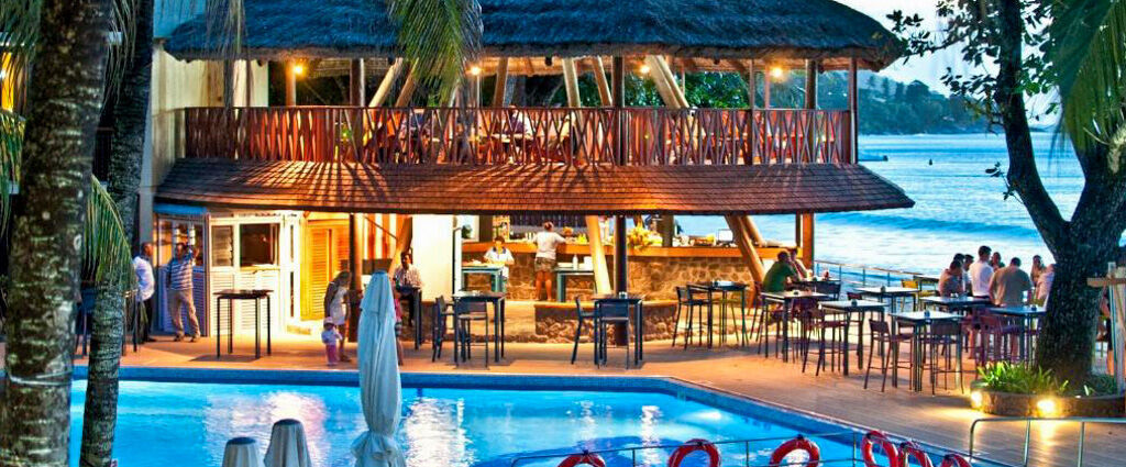 Coral Strand Smart Choice Hotel ★★★★ - Une belle évasion de confort dans l’air délicieux des Seychelles face aux eaux turquoise de Beau Vallon. - Mahé, Seychelles