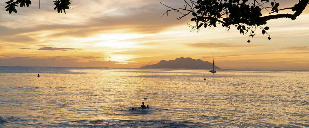 Coral Strand Smart Choice Hotel ★★★★ - Une belle évasion de confort dans l’air délicieux des Seychelles face aux eaux turquoise de Beau Vallon. - Mahé, Seychelles