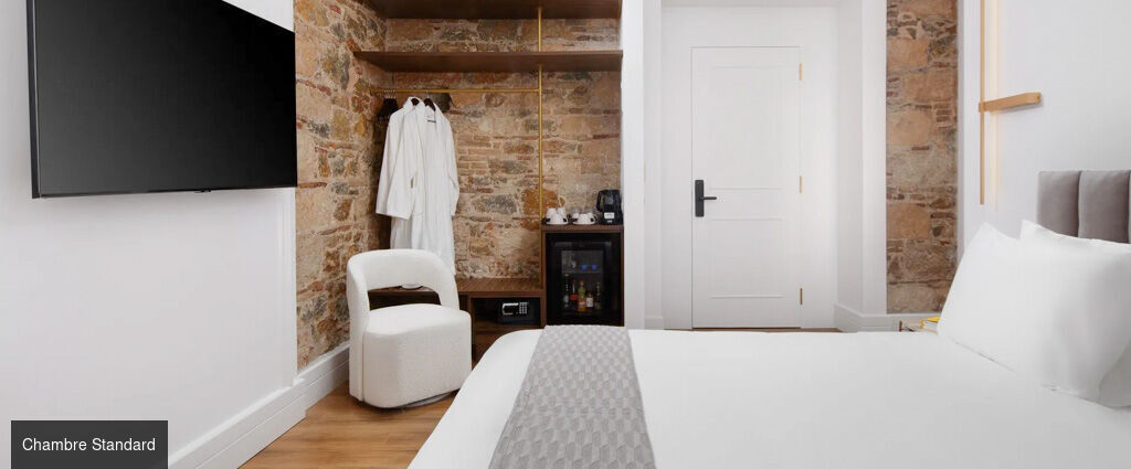 La Divina ★★★★ - Une adresse confidentielle au cœur d’Athènes, entre héritage musical et vues mythiques sur l’Acropole. - Athènes, Grèce