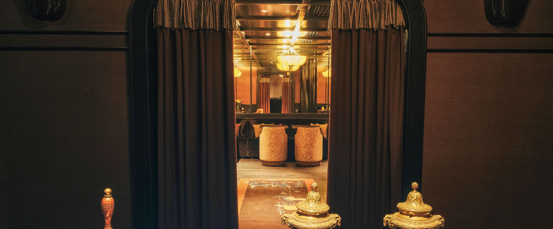 L'Opale Noire ★★★★ - Un écrin confidentiel près du musée d’Orsay, où le luxe feutré sublime la nuit parisienne. - Paris, France