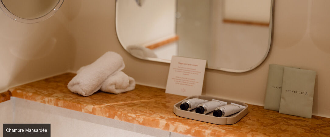 L'Opale Noire ★★★★ - Un écrin confidentiel près du musée d’Orsay, où le luxe feutré sublime la nuit parisienne. - Paris, France