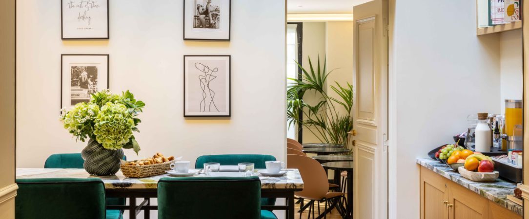 Hôtel Léna - Une adresse parisienne au charme Art Déco, bien située sur le boulevard Magenta, entre élégance intime et esprit de quartier. - Paris, France