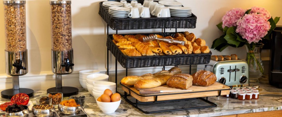 Hôtel Léna - Une adresse parisienne au charme Art Déco, bien située sur le boulevard Magenta, entre élégance intime et esprit de quartier. - Paris, France