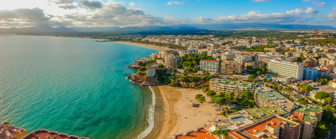 Hotel SunClub CalaVinya ★★★★ - Une adresse confortable à Cap Salou, entre criques méditerranéennes et art de vivre espagnol. - Salou, Spain