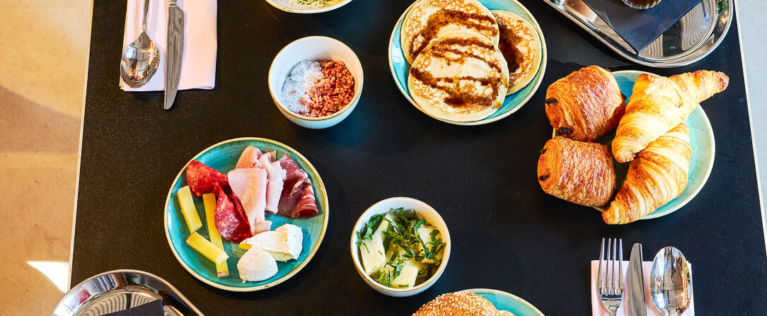 TRIBE Paris Clichy★★★★ - Tonight - Une adresse contemporaine aux portes de Paris, portée par l’énergie urbaine et l’esprit TRIBE. - Clichy, France