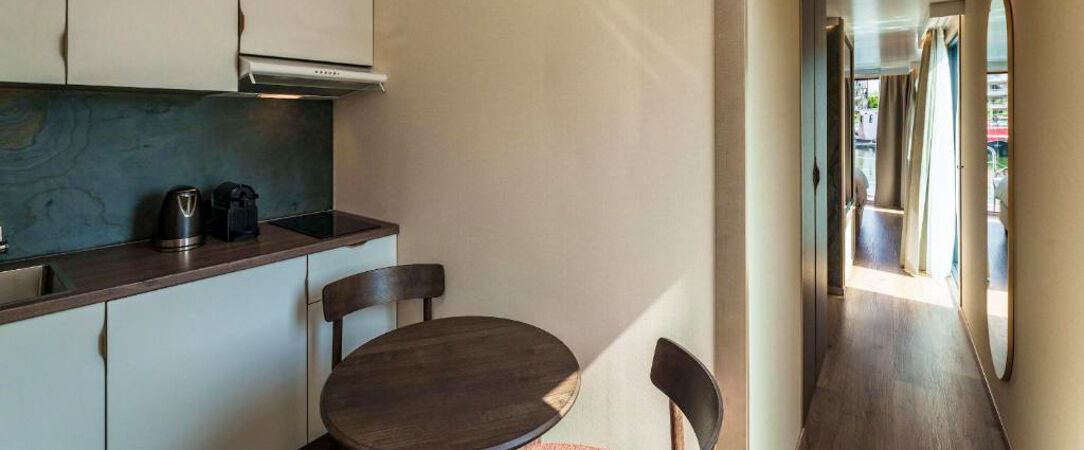 L'Escale Royale Torcy - Une parenthèse flottante et naturelle, entre design    contemporain, calme lacustre et évasion aux portes de Paris. - Seine-et-Marne, France