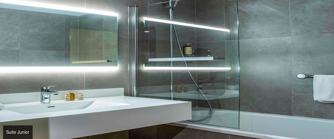 Mercure Vannes Le Port ★★★★ - Un point de chute élégant face au port de Vannes, dans l’air frais de Bretagne. - Vannes, France