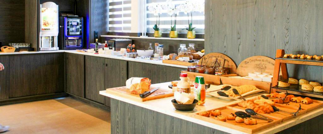 The Originals Hotels Neptune Montpellier Sud - Hôtel de charme, confort généreux entre mer et lagune, aux portes de Montpellier. - Montpellier, France