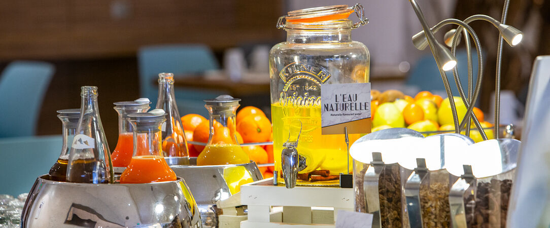 Mercure Paris Vaugirard Porte de Versailles ★★★★ - Un hôtel contemporain aux portes de Paris, entre énergie urbaine et confort feutré. - Paris, France