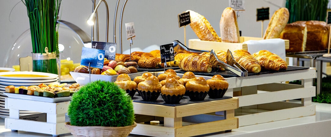 Mercure Paris Vaugirard Porte de Versailles ★★★★ - Un hôtel contemporain aux portes de Paris, entre énergie urbaine et confort feutré. - Paris, France