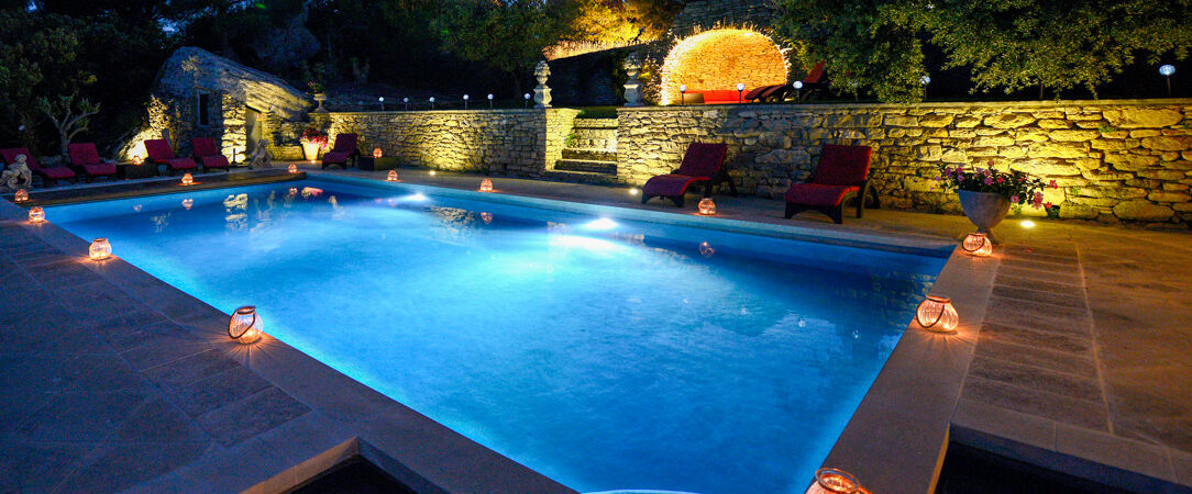 Le Palais D'Aglaé ★★★★ - Vue panoramique étoilée sur le Luberon et les Alpilles. - Gordes, France