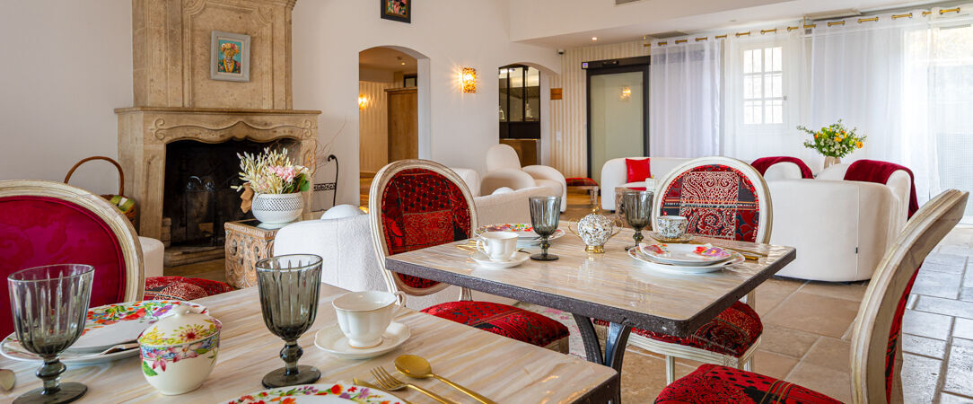 Le Palais D'Aglaé ★★★★ - Vue panoramique étoilée sur le Luberon et les Alpilles. - Gordes, France